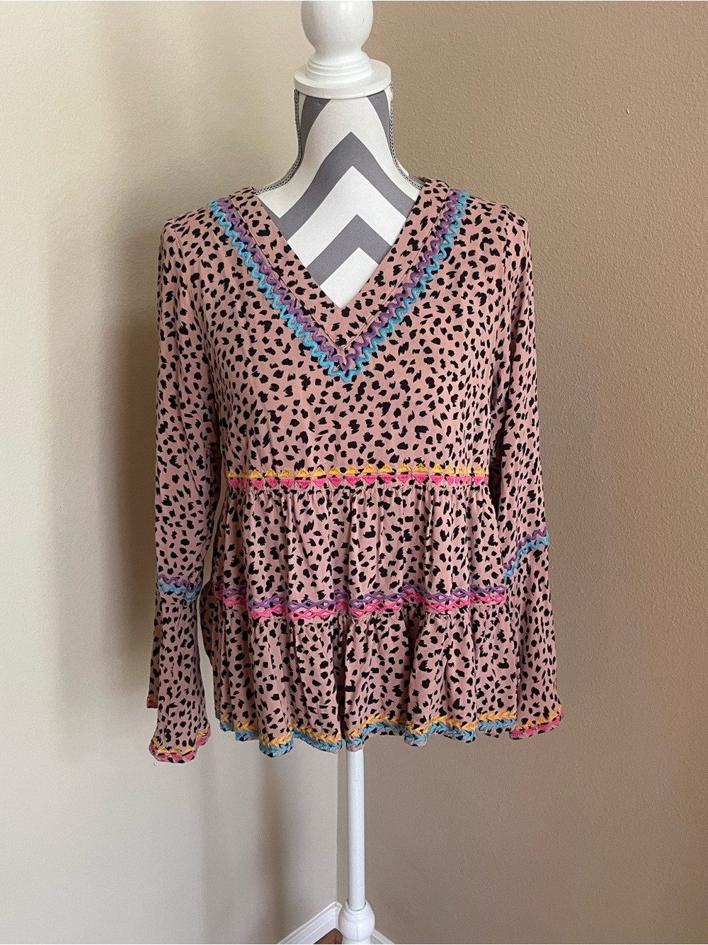 Savanna Jane Leopard Print V-Neck Tiered Blouse with Multicolor Trim - Size: S
